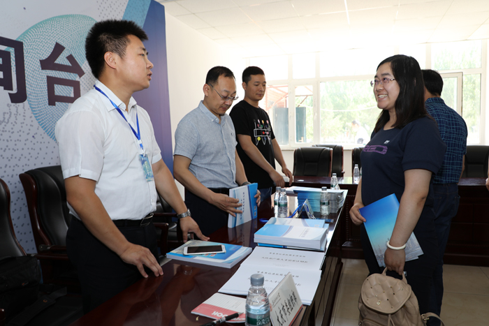 市委書記韓立華蒞臨我校，為師生解讀社會(huì)經(jīng)濟(jì)咨詢服務(wù)新趨勢(shì)